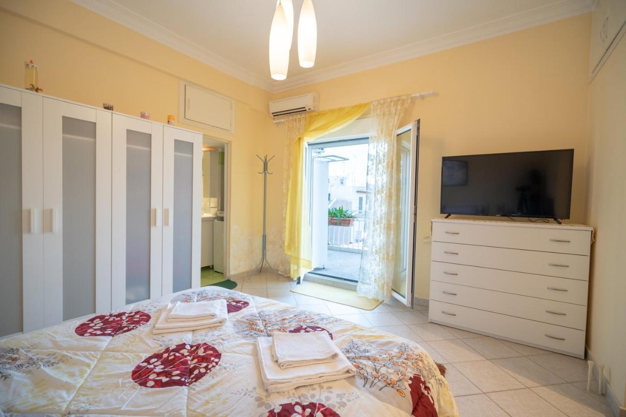Attica Train Station 1 Bedroom 4 Pers Apartment 아테네 외부 사진